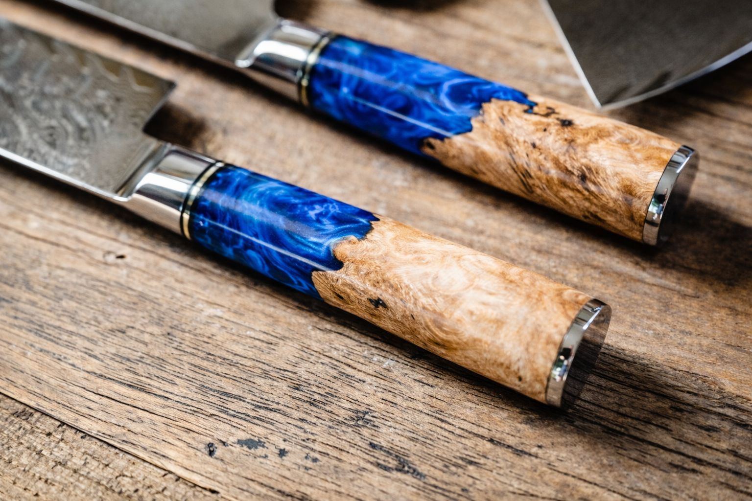 Personalized engraved Damascus knife set with blue burl handle — Tidal Collection